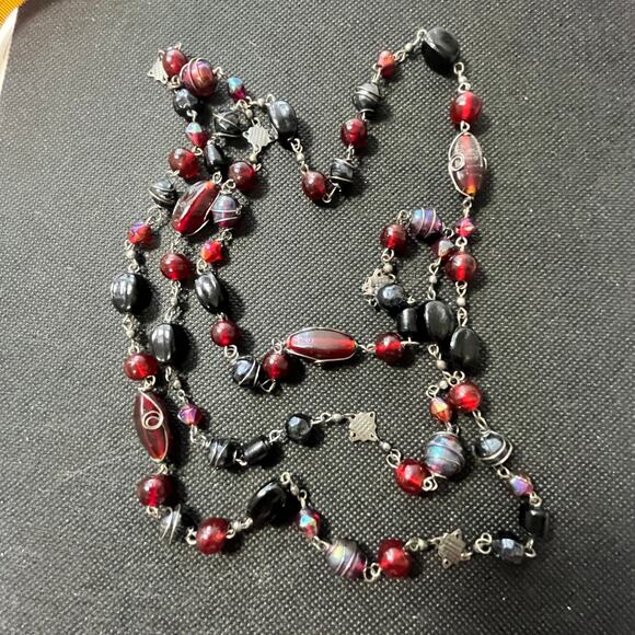 Beautiful wire wrapped beads in Black and Cranberry with iridescent beads 48" - Picture 1 of 3
